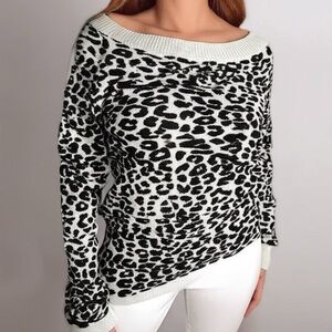 EXPRESS Animal Print Sweater Soft Stretch Long Sleeve Pull Over Women’s Small